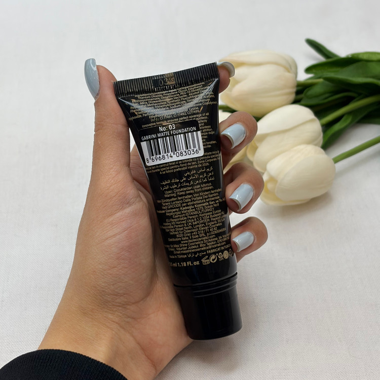 کرم پودر تیوپی مایع آبرسان مشکی مات فول کاورشماره سه رنگ طبیعی ماندگاری بالا spf15 matte 3in 1 full coverage