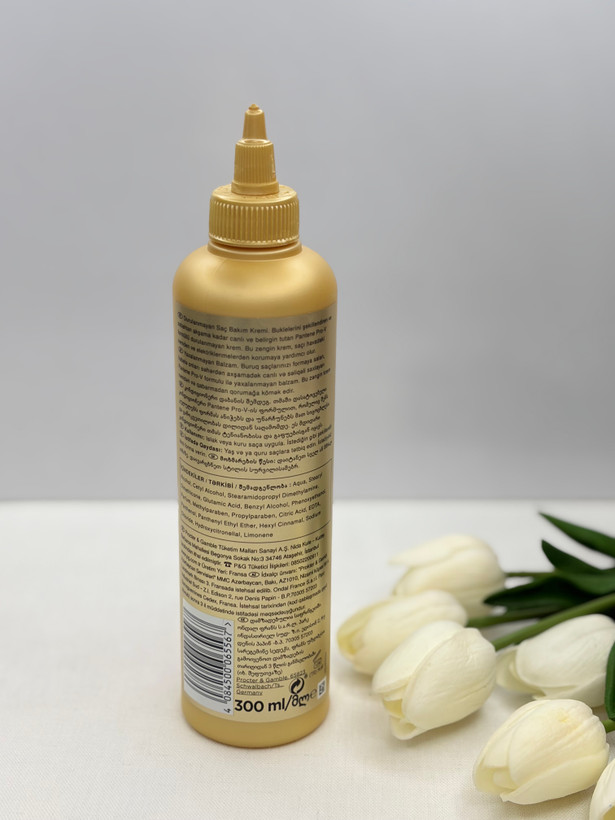 کرم مو احیاکننده و آبرسان مدل Bukleler حجم 300 میل، مناسب موهای فر و مجعد، نرمکننده، مغذی با پرو ویتامین و روغن آرگان، بدون نیاز به آبکشی و افزایشدهنده حجم موهای نازک و مراقبت حرارتی کیفیت اصلی