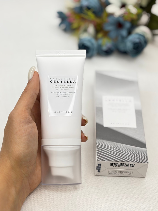 ضدآفتاب آبرسان ضدلک و روشن کننده کیفیت اصلی spf50حجم ۵۰ میل Brightening Tone-Up Sunscreen