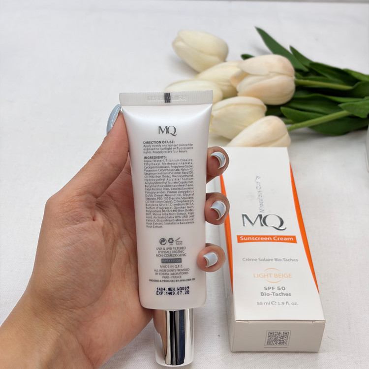 کرم ضد آفتاب SPF50 ضدلک bio-taches ام کیو MQ مدل Creme Solaire Sans Huile لایت بژرنگ بژ روشنLight Beigeمناسب انواع پوست و پوست مستعد لک55ml