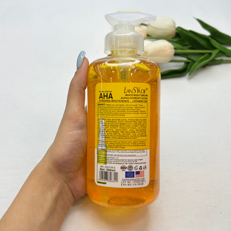 سرم روشن کننده مدل Vitamins حجم 500 میلیلیتر، حاوی ویتامین C و E، ترکیبات AHA، ضد پیری، از بین برنده تیرگی و لکه، مناسب انواع پوست، استفاده شبانه، پمپی