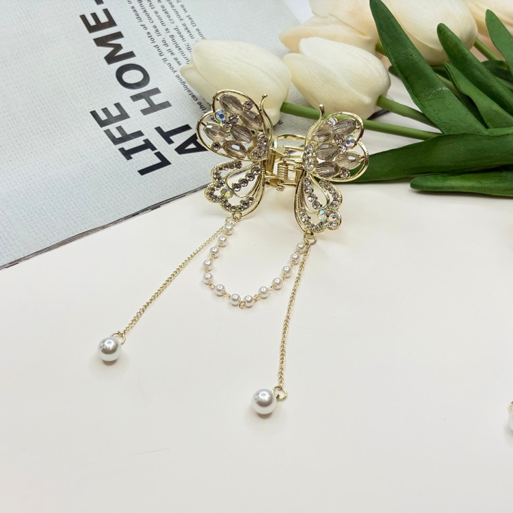 کلیپس فلزی نگین کریستال آویزداربا کیفیت عالی وارداتی طرح پروانه8.5cm