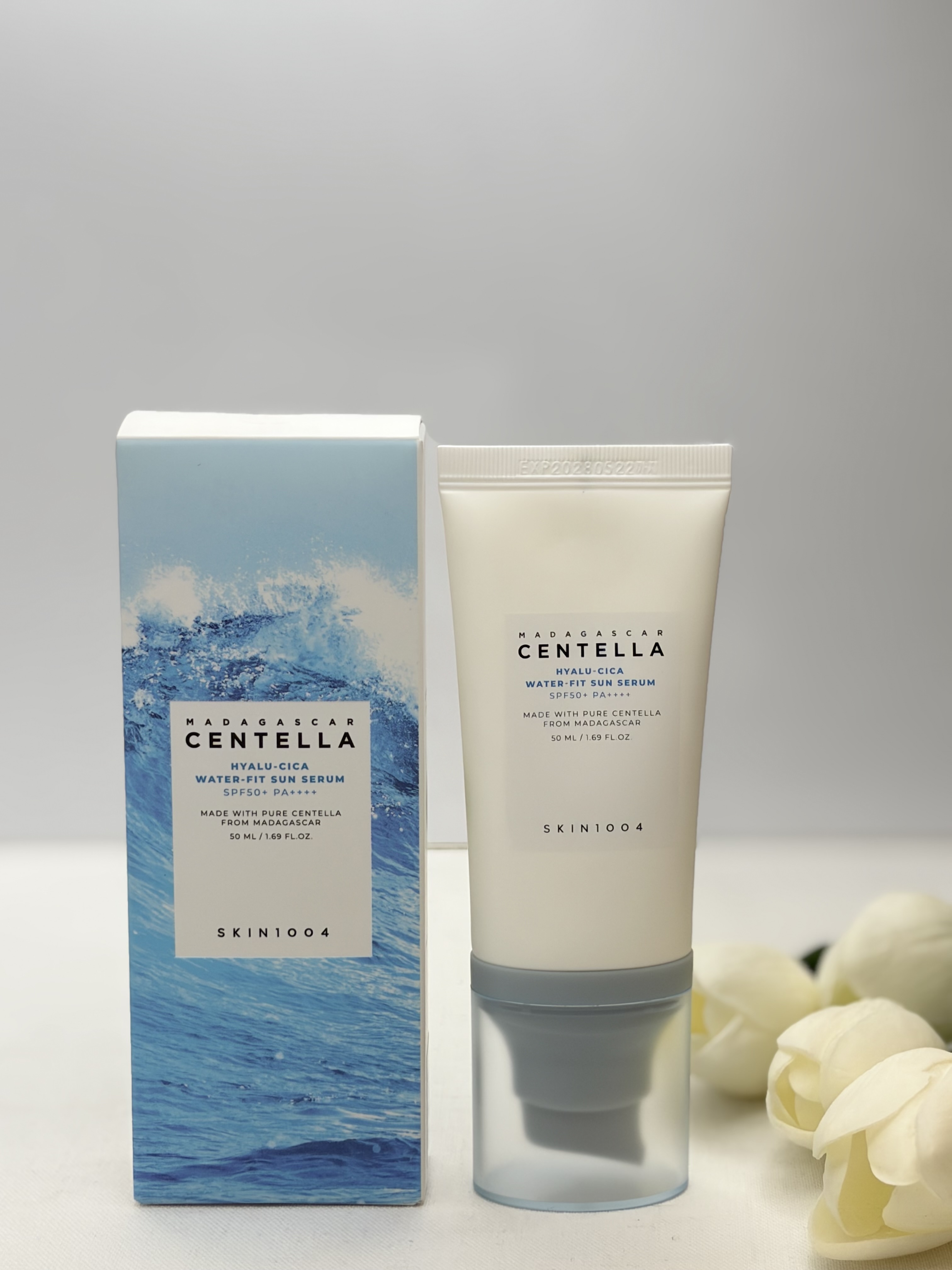 ضدآفتاب ترمیم‌کننده،مرطوب کننده و آبرسان پوست تیوپی spf50 حجم ۵۰ میل و ۱۰۰ میل