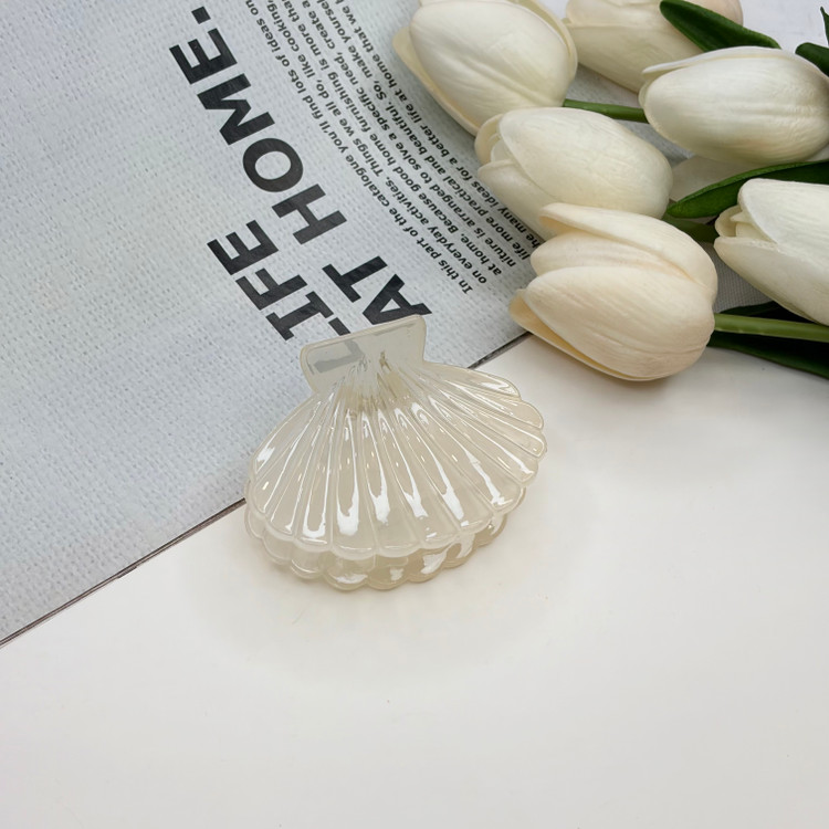 کلیپس طرح صدف شفاف شیشه ای براق 6cm
