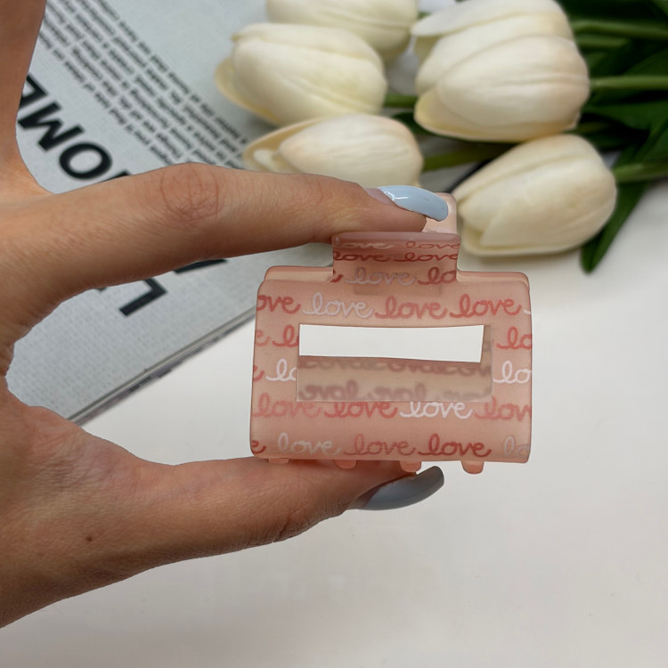 کلیپس مستطیل توخالی یخی مات طرح love عشق 5cm
