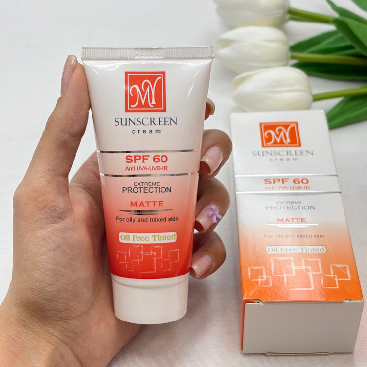 ضدآفتاب رنگی مدل مات و بدون چربی مای مناسب پوست چرب و مختلط اکستریم پروتکشن spf 60