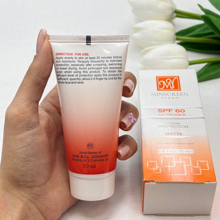 ضدآفتاب رنگی مدل مات و بدون چربی مای مناسب پوست چرب و مختلط اکستریم پروتکشن spf 60