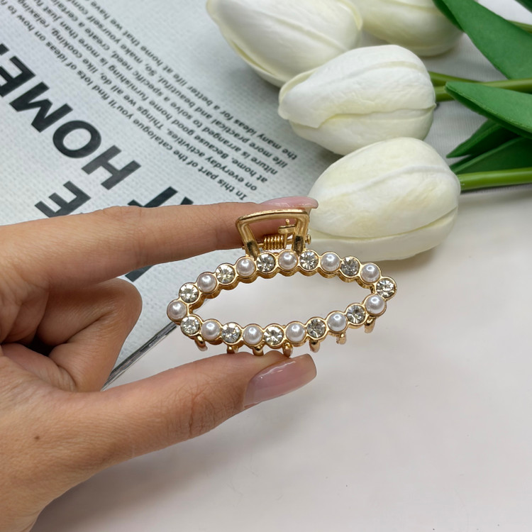 کلیپس فلزی طرح بیضی فول نگین مروارید سایز کوچک4.5cm