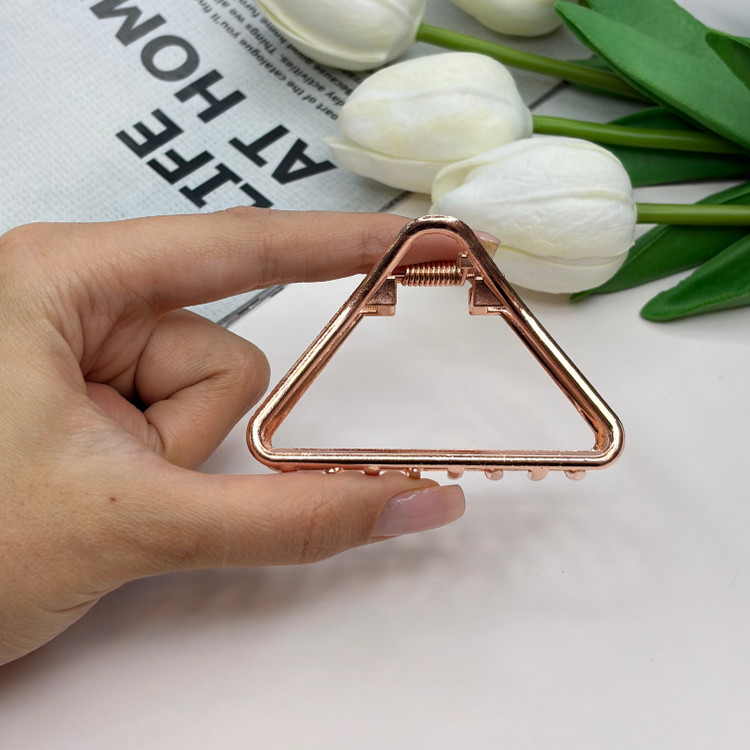 کلیپس فلزی طرح مثلت توخالی وارداتی با کیفیت سایز7cm