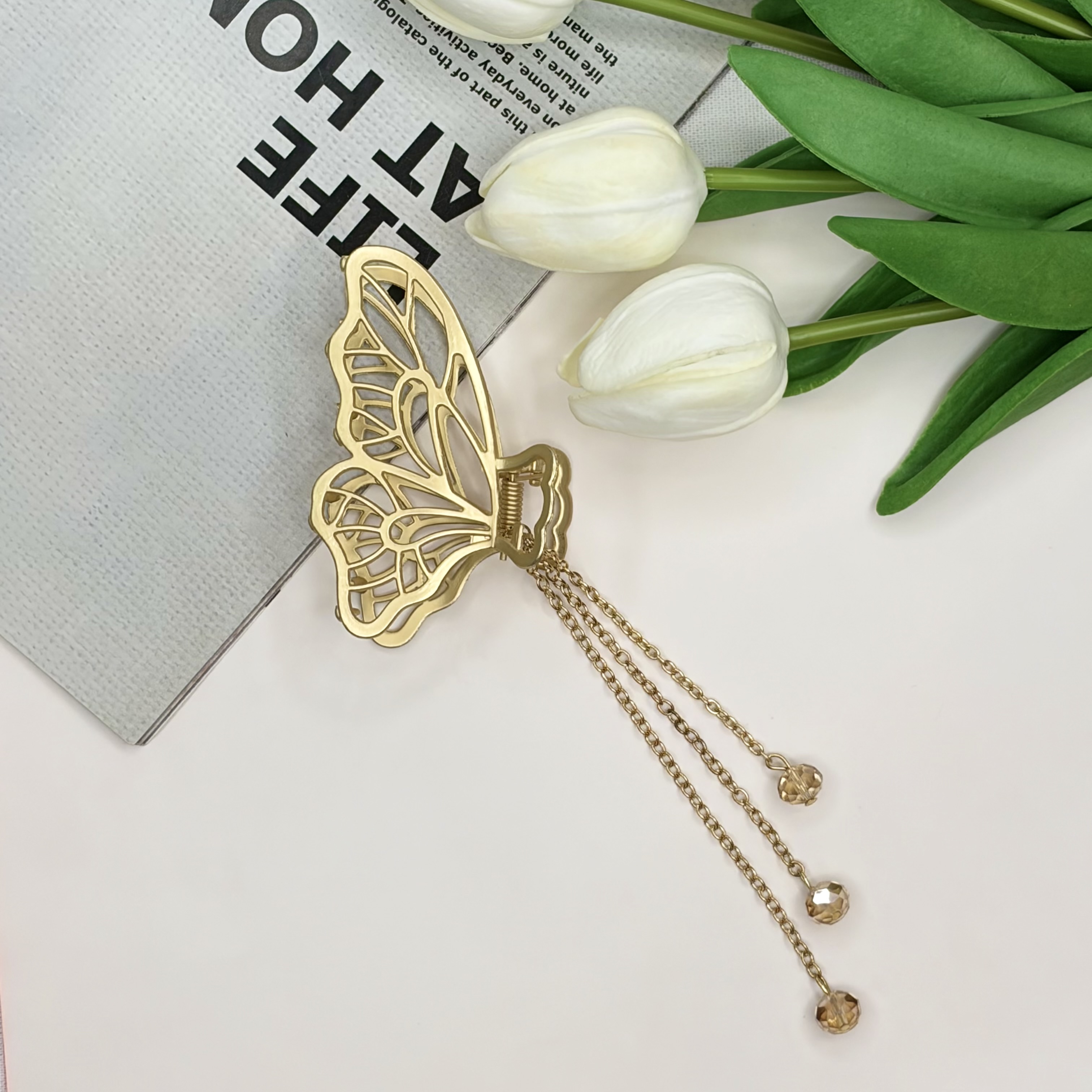 کلیپس فلزی آویزدار کریستال طرح پروانه نیمه رنگ مات7cm