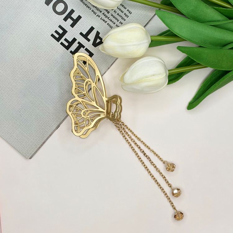 کلیپس فلزی آویزدار کریستال طرح پروانه نیمه رنگ مات7cm
