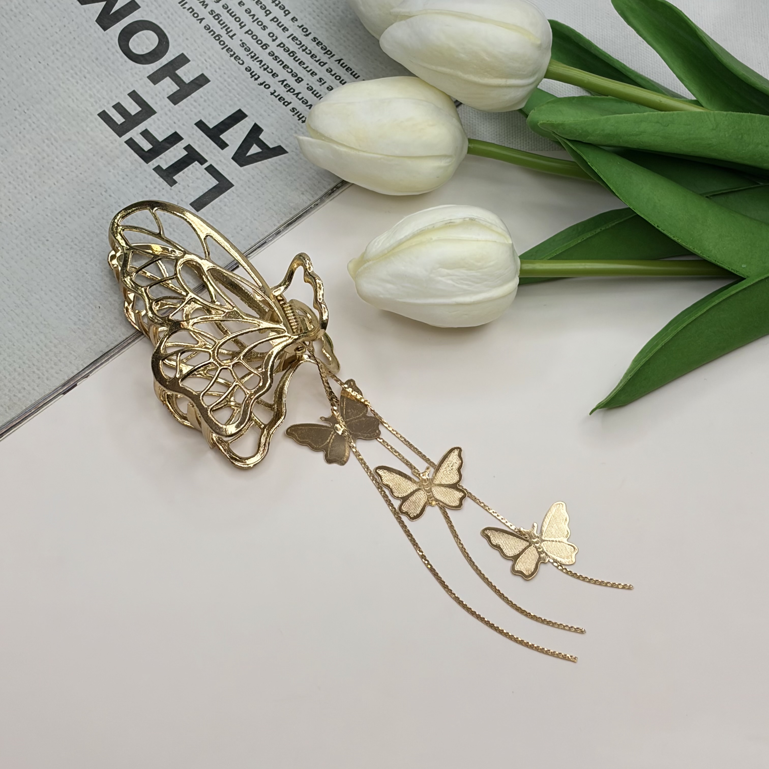 کلیپس فلزی آویزدار پروانه طرح پروانه نیمه رنگ براق7cm