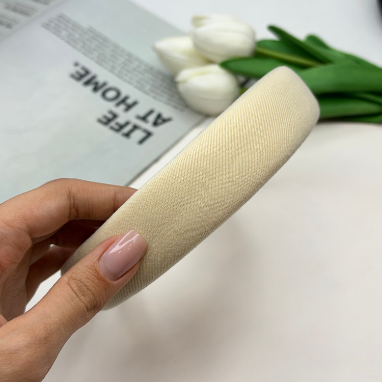 تل سر پارچه ای کج راه طرح کبریتی ظریف رنگ شیری3cm