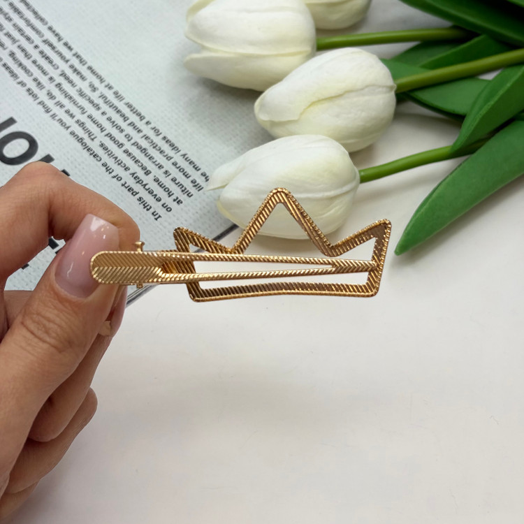 گیره مو انبری طرح تاج طلایی تراش دار 6.5cm