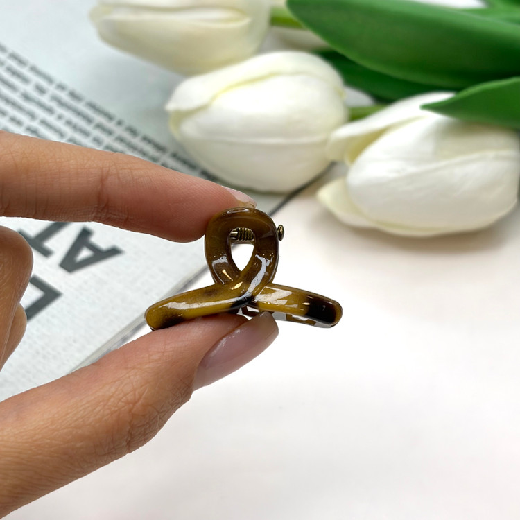 کلیپس پاپیون طرح پلنگی سایز کوچک براق3cm