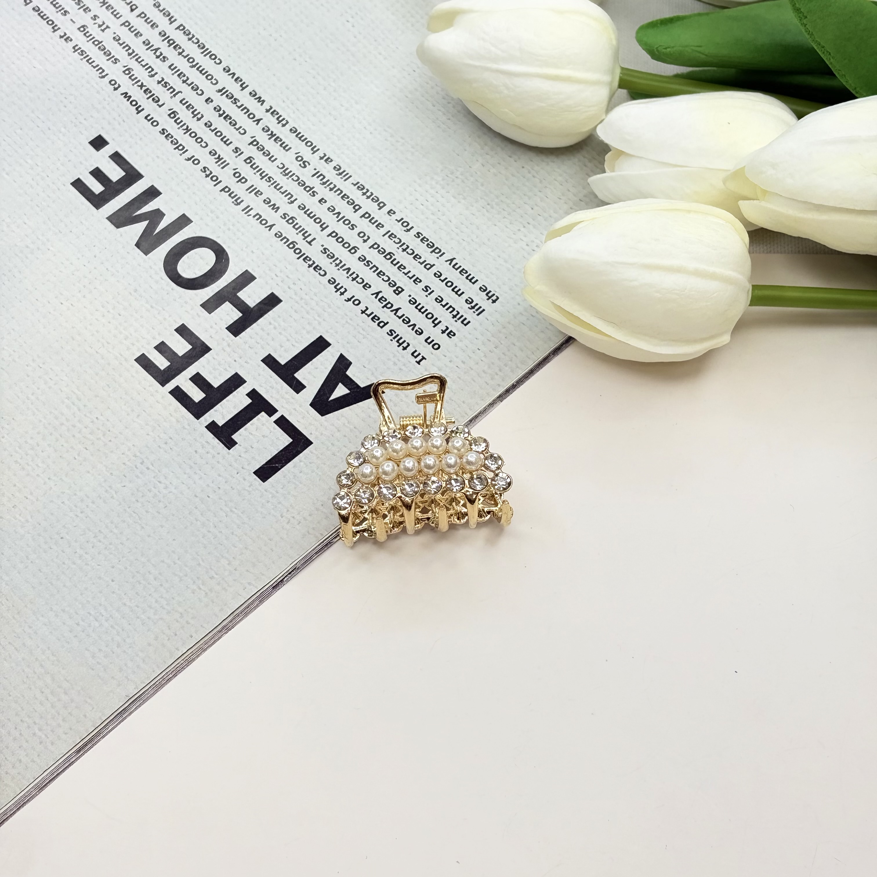 کلیپس فلزی نیم دایره فول نگین و مروارید سایز3.5CM