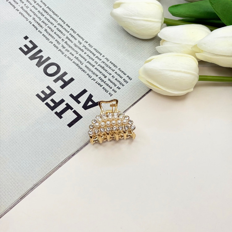 کلیپس فلزی نیم دایره فول نگین و مروارید سایز3.5CM