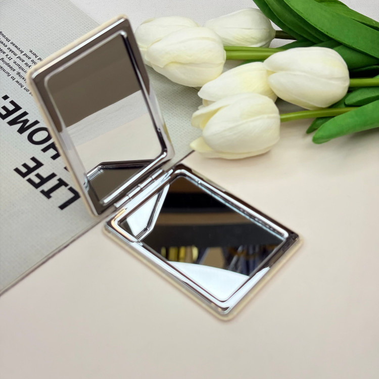 آینه جیبی دوطرفه چرم مستطیل طرح پروانه برجسته8.5cm در 6cm