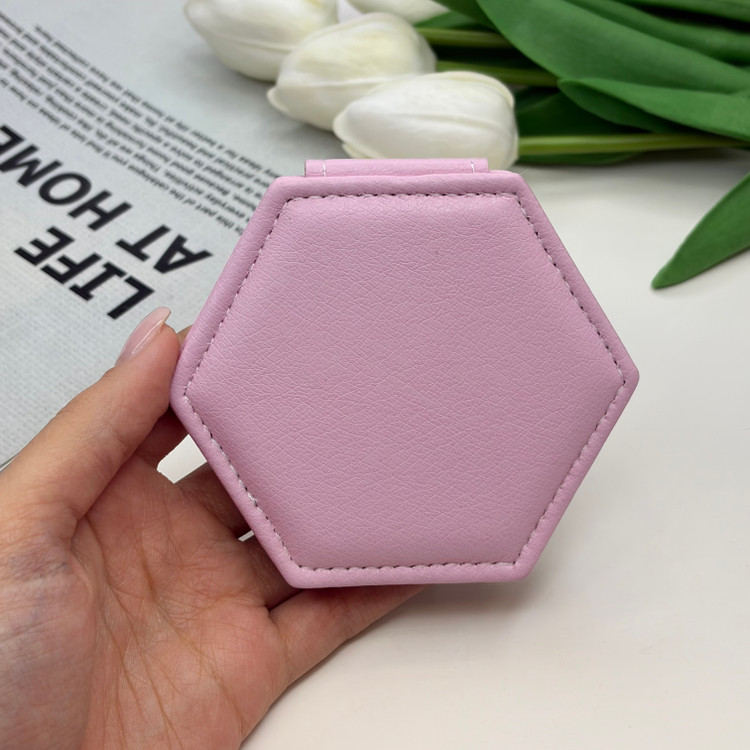 آینه جیبی دوطرفه طرح فلامینگو شش ضلعی چرم 8cm در 10cm