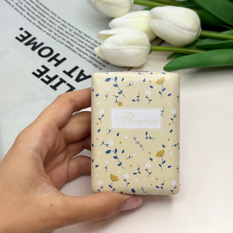 آینه جیبی دوطرفه طرح گلدار ریز مستطیلی چرم 8.5cm در 6cm