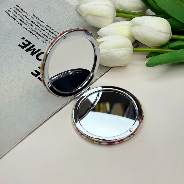 آینه جیبی دوطرفه طرح گل دایره ای چرم 7cm