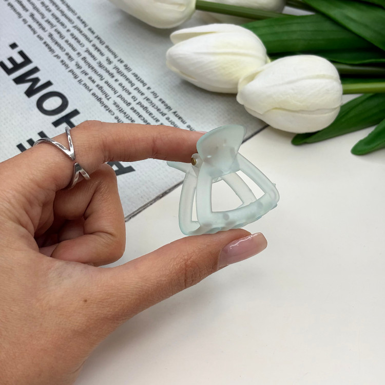 کلیپس مو مدل مثلثی یخی مات سایز کوچک 3cm