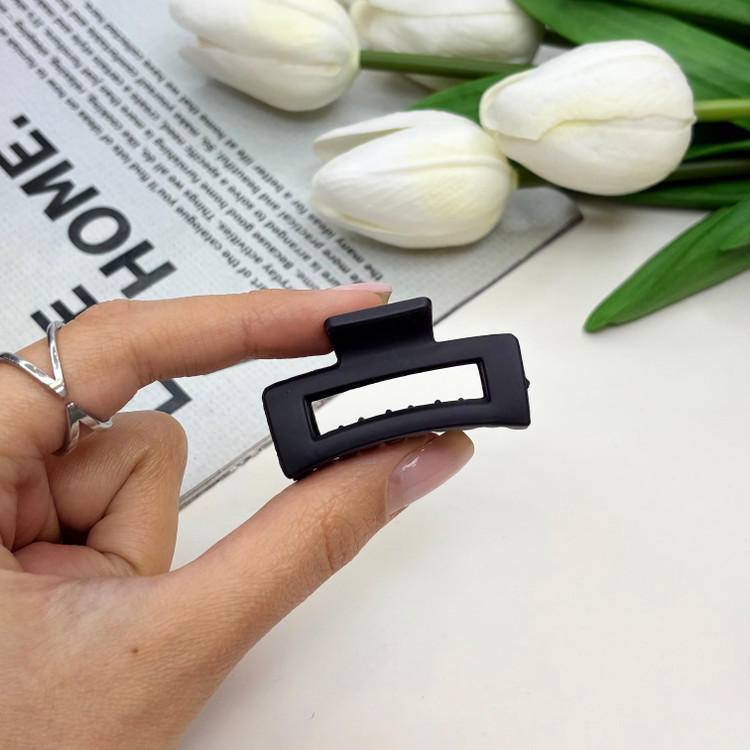 کلیپس مستطیلی سایز کوچک رنگ مشکی و شیری سفید 4cm