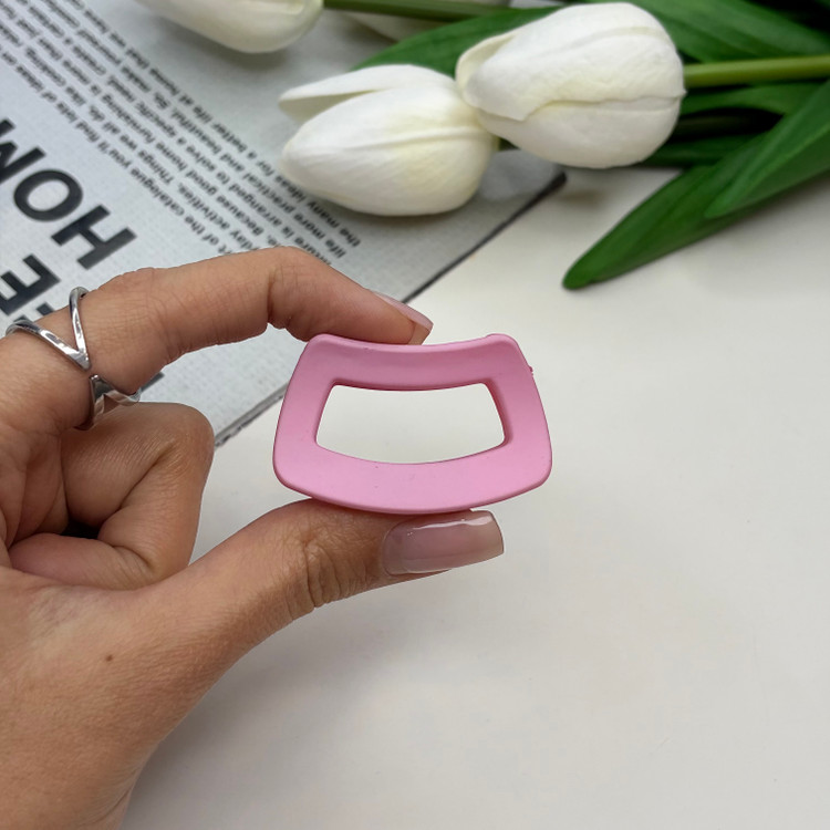 کلیپس مدل ذوزنقه ای سایز کوچک رنگ مات4cm