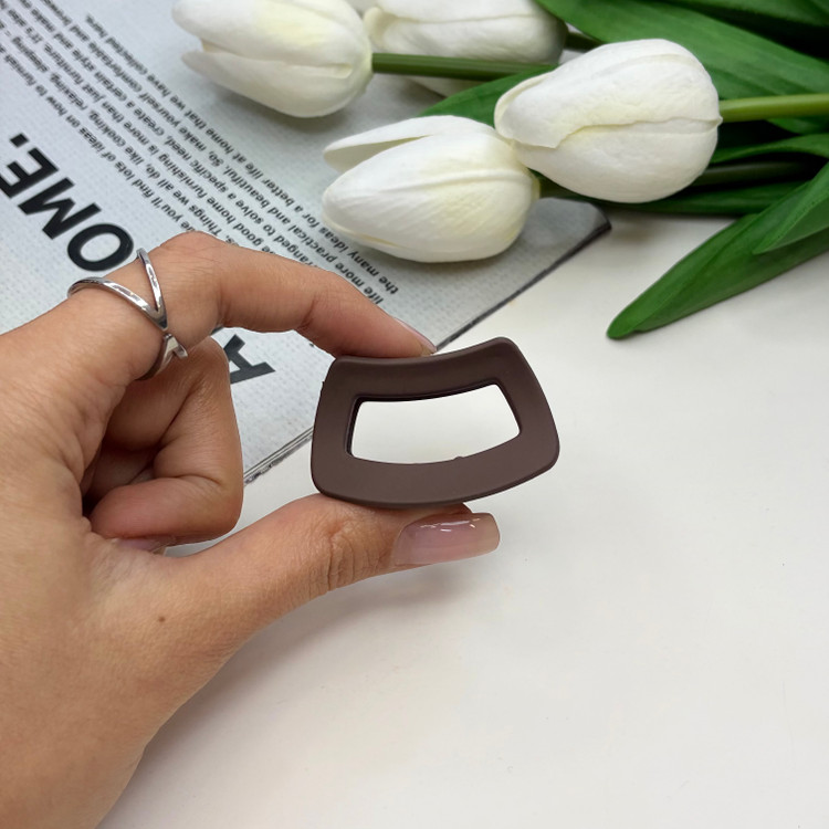کلیپس مدل ذوزنقه ای سایز کوچک رنگ مات4cm