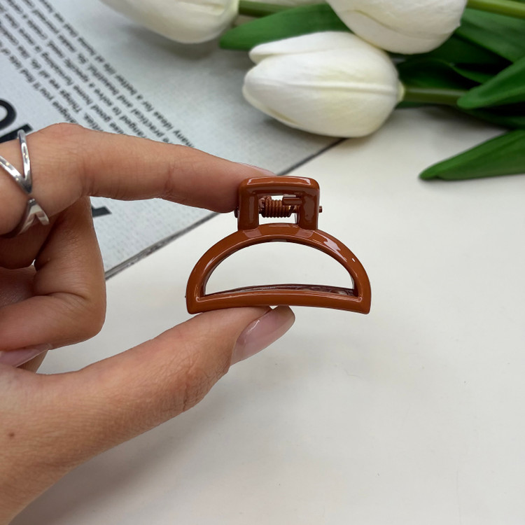 کلیپس طرح نیم دایره سایز کوچک رنگ براق 4cm
