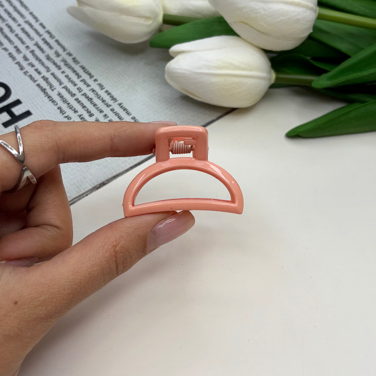 کلیپس طرح نیم دایره سایز کوچک رنگ براق 4cm