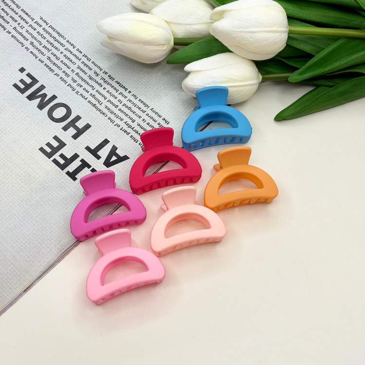 کلیپس طرح نیم دایره سایز کوچک رنگ مات 3cm