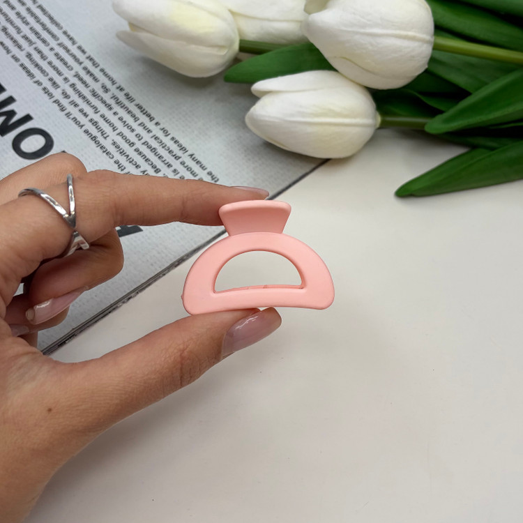 کلیپس طرح نیم دایره سایز کوچک رنگ مات 3cm