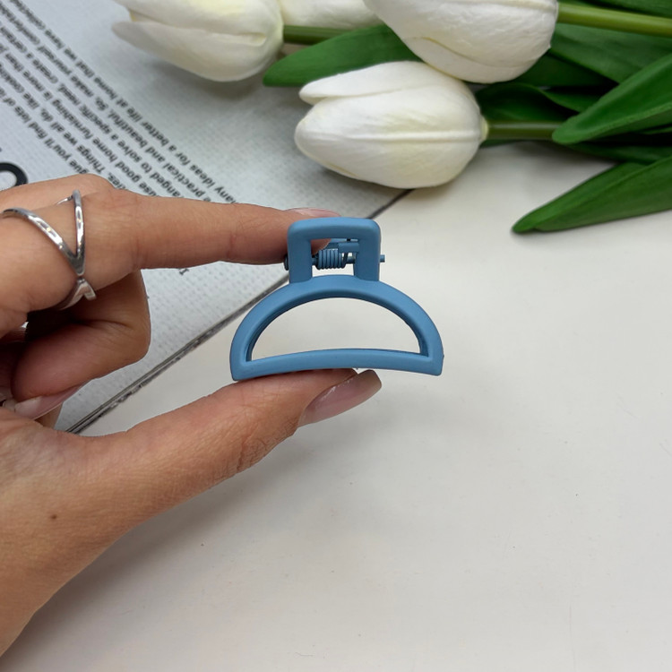 کلیپس طرح نیم دایره سایز کوچک رنگ مات 3cm