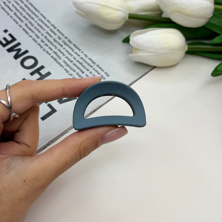 کلیپس طرح نیم دایره سایز کوچک رنگ مات3.5cm