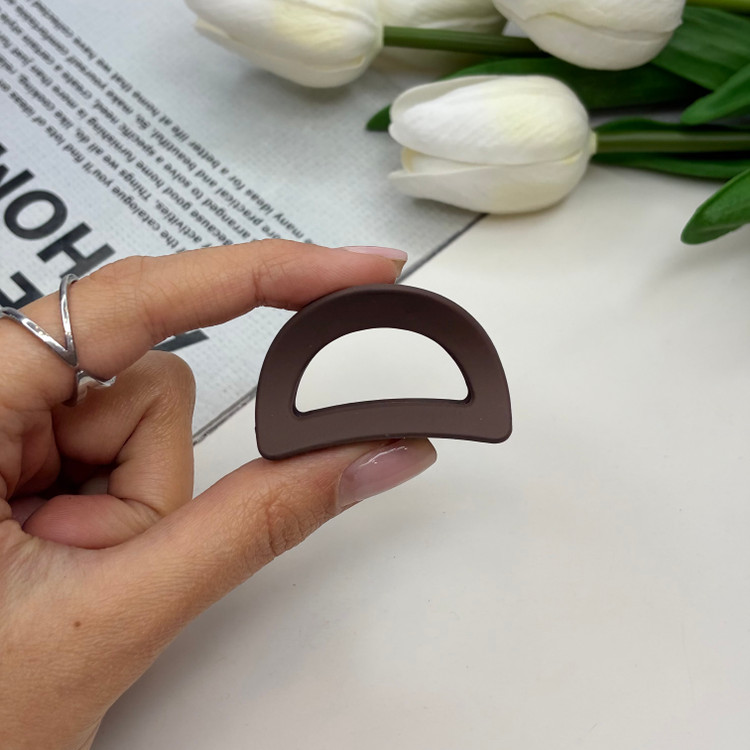 کلیپس طرح نیم دایره سایز کوچک رنگ مات3.5cm