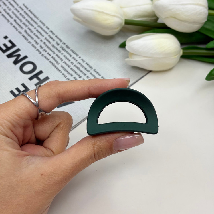 کلیپس طرح نیم دایره سایز کوچک رنگ مات3.5cm