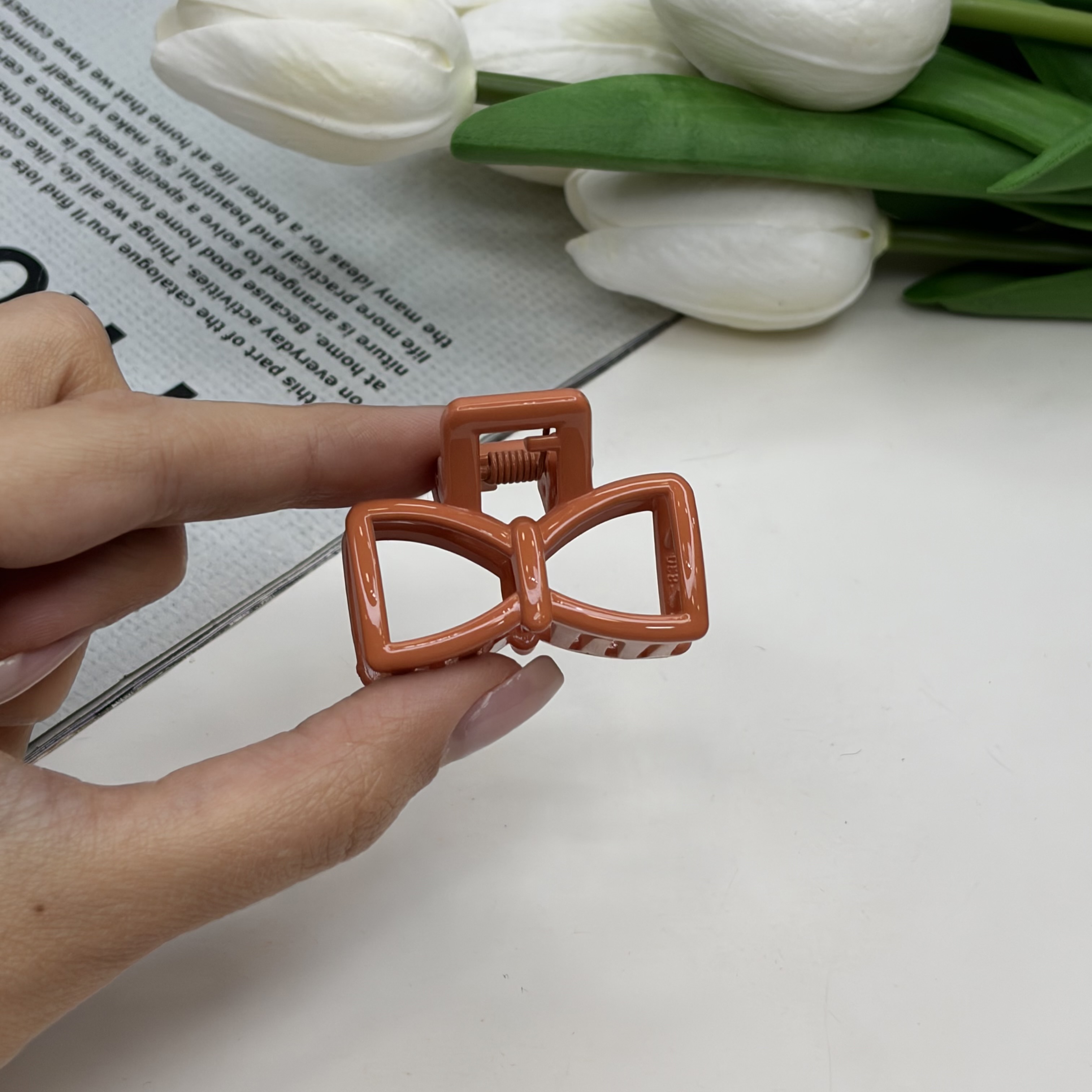 کلیپس طرح پاپیون سایز کوچک رنگ براق 4cm