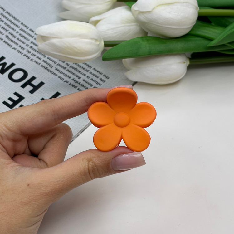 کلیپس طرح گل سایز کوچک رنگی رنگی مات 3cm