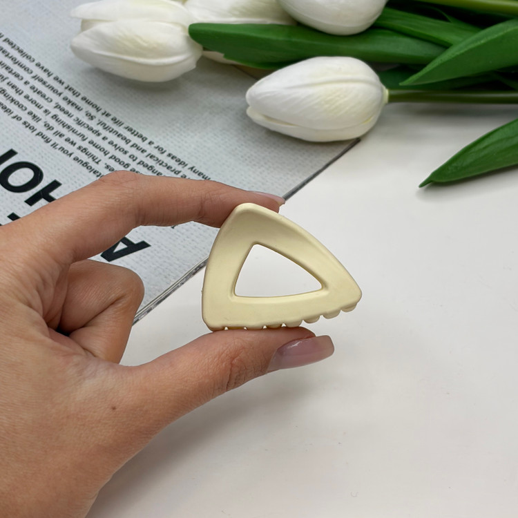 کلیپس مدل مثلثی سایز کوچک تنوع رنگی مات 4cm