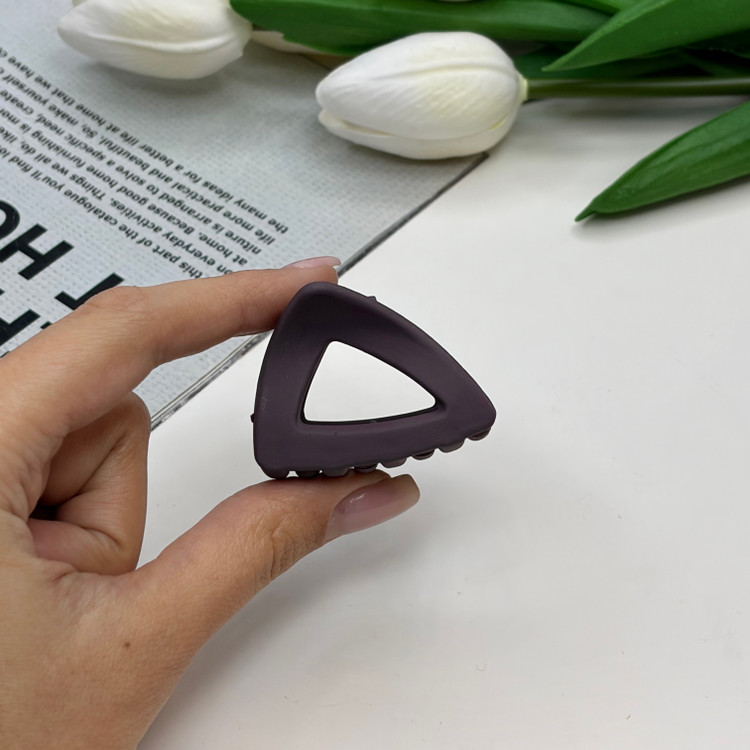 کلیپس مدل مثلثی سایز کوچک تنوع رنگی مات 4cm