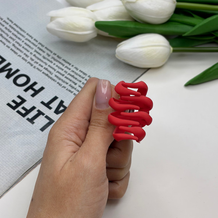کلیپس مدل چنگکی خرچنگی سایز کوچک رنگ مات3cm