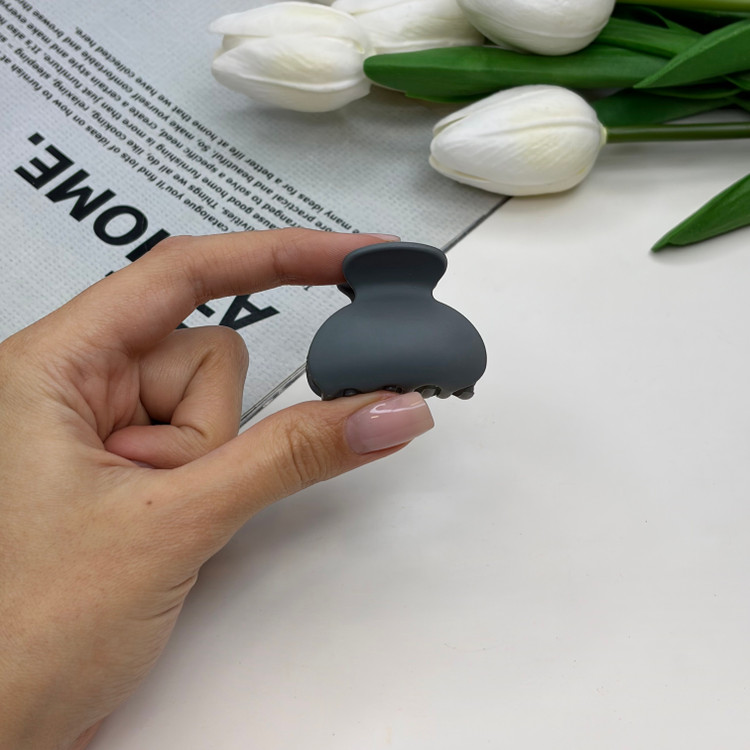 کلیپس مدل نیم دایره سایز کوچک رنگ مات3cm