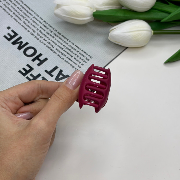 کلیپس مدل نیم دایره سایز کوچک رنگ مات3cm