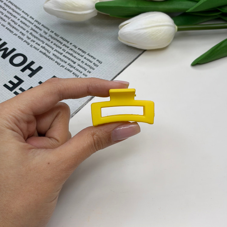 کلیپس مدل مستطیل خم سایز کوچک رنگ مات4.5cm