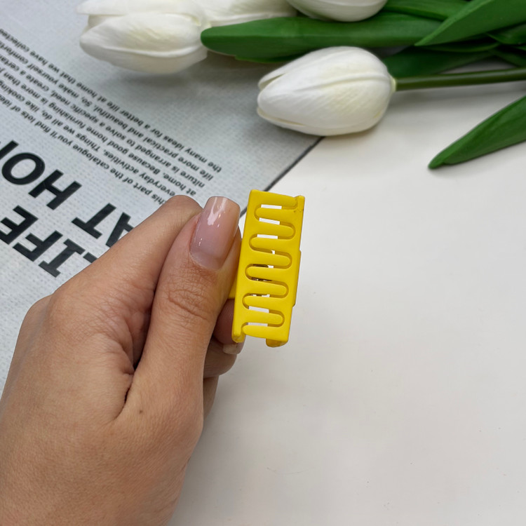کلیپس مدل مستطیل خم سایز کوچک رنگ مات4.5cm