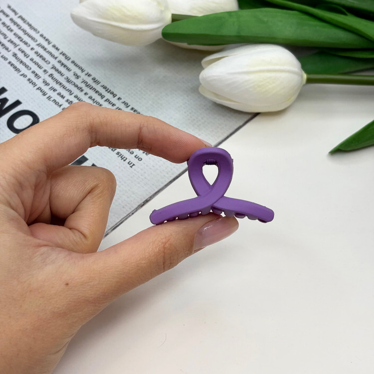 کلیپس مدل پاپیون سایز کوچک رنگی مات 4cm