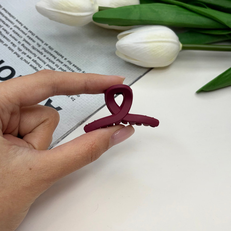 کلیپس مدل پاپیون سایز کوچک رنگی مات 4cm