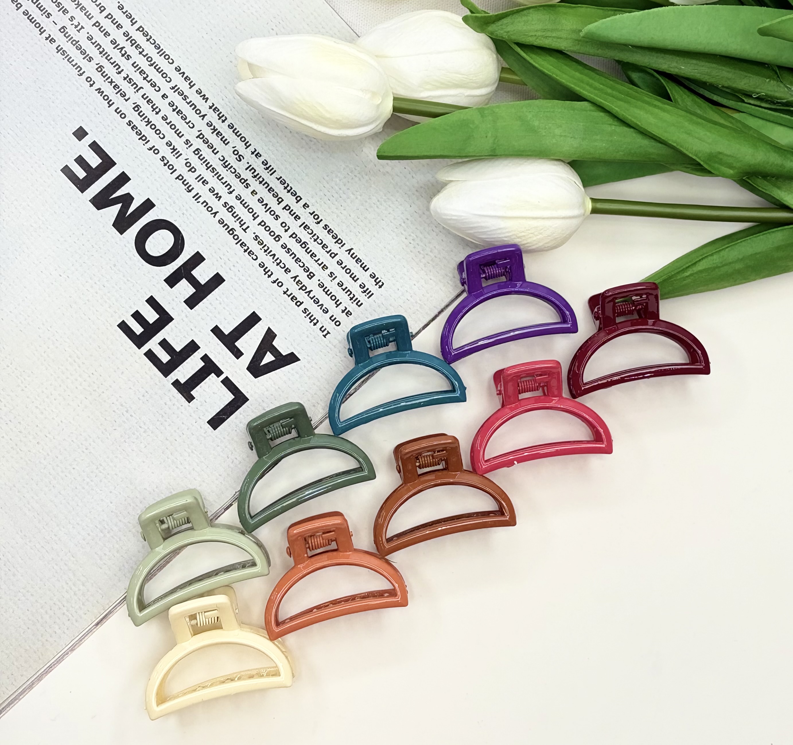 کلیپس مدل نیم دایره سایز کوچک رنگی براق4cm