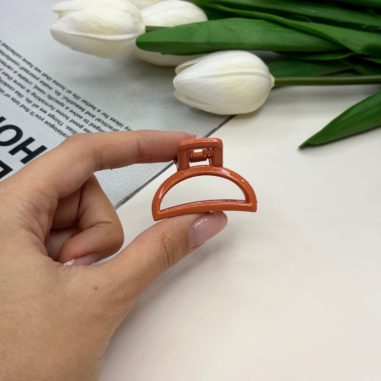 کلیپس مدل نیم دایره سایز کوچک رنگی براق4cm